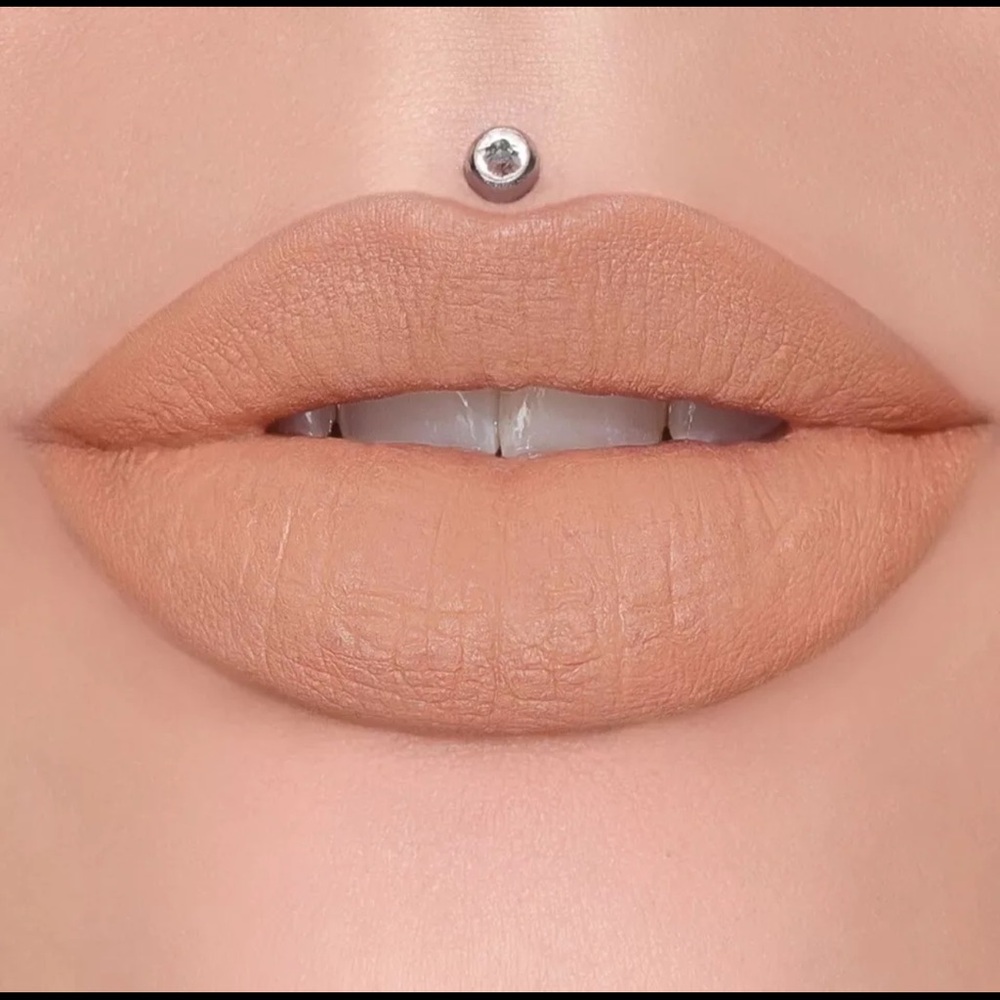 DIET MANNEQUIN Jeffree Star Velvet Trap